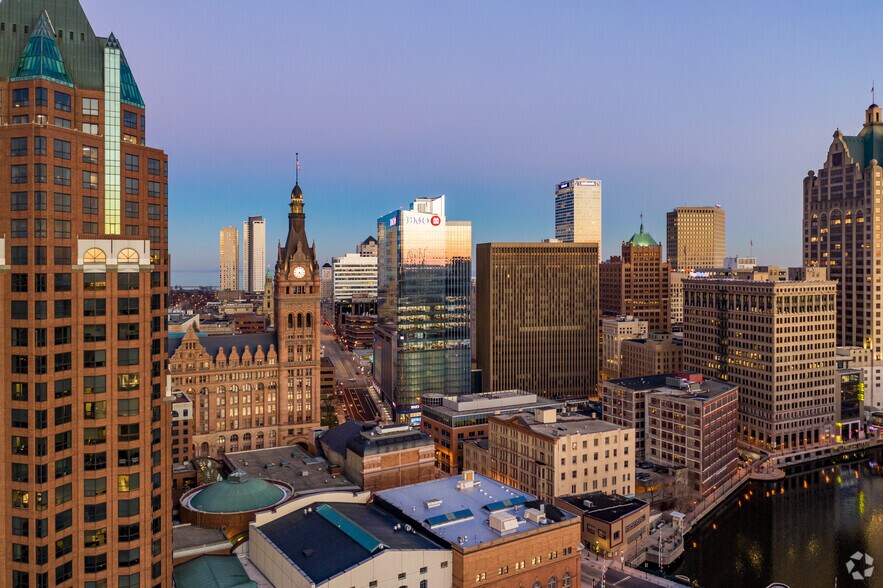 More Photos Of 790 N Water St, Milwaukee Office For Lease