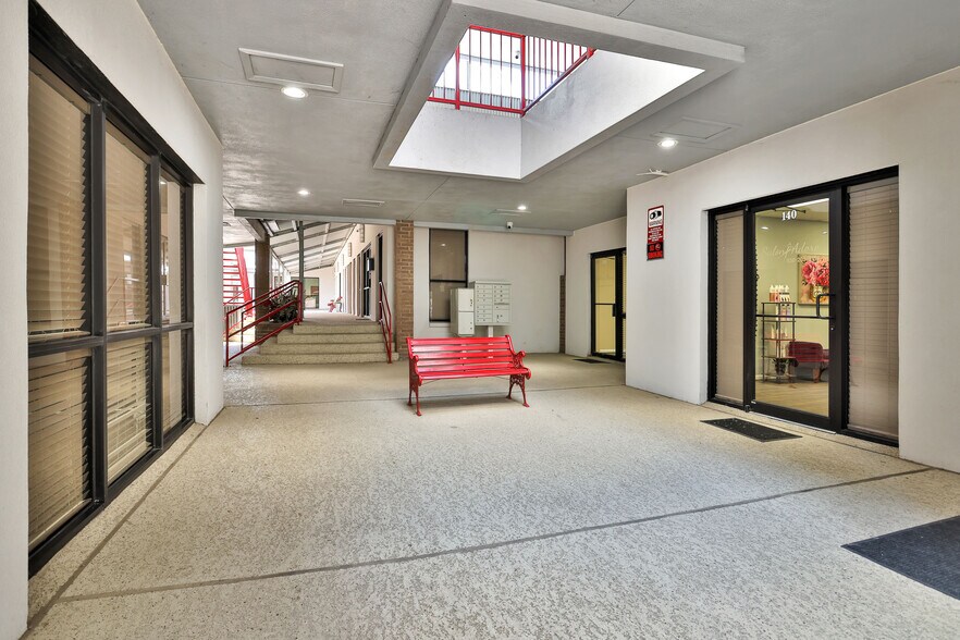 More Photos Of 3421 W Davis St, Conroe Medical For Lease