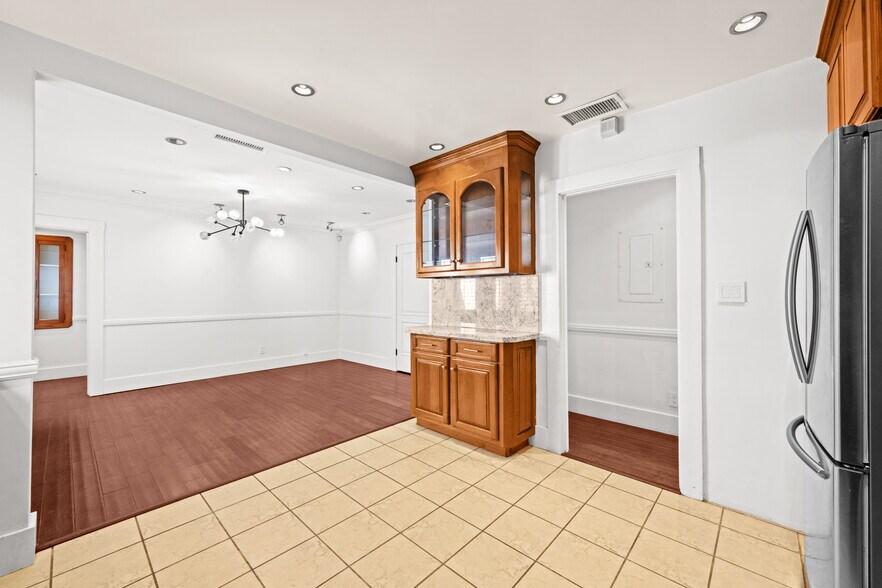 More Photos Of 803 S Sycamore Ave, Los Angeles Multifamily For Sale