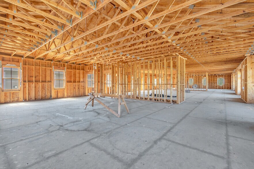 More Photos Of 100 Timber Trail Rd, Richmond Hill Office For Sale