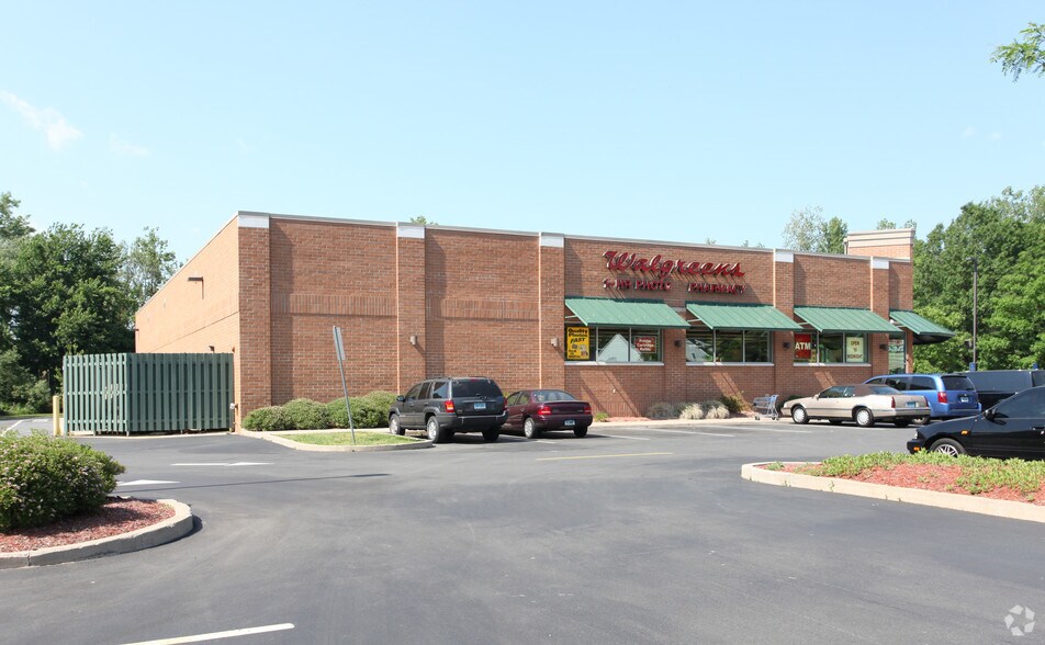 More Photos Of 922 Silver Ln, East Hartford Freestanding For Sale