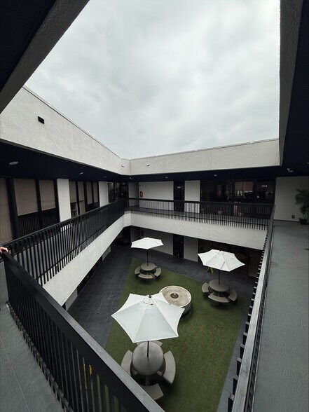 More Photos Of 2540 Foothill Blvd, La Crescenta Office For Lease