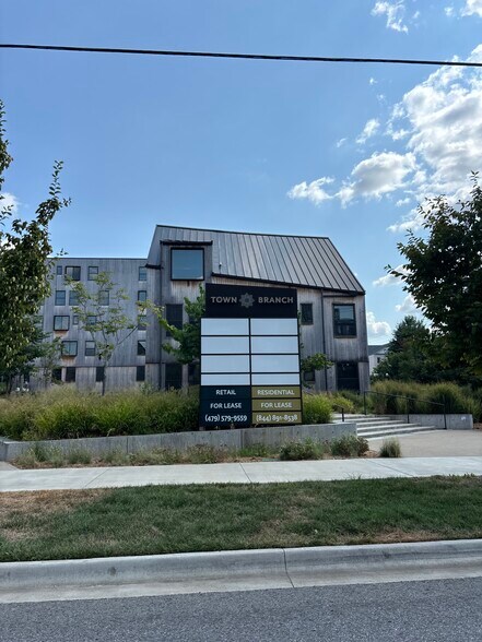 More Photos Of 337 SE 3rd St, Bentonville Apartments For Lease