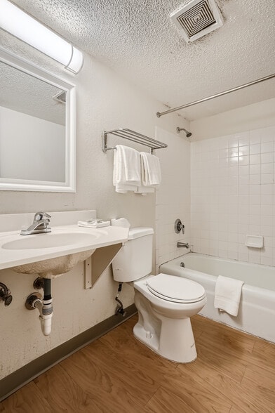 More Photos Of 715 Kipling St, Lakewood Hotel For Sale