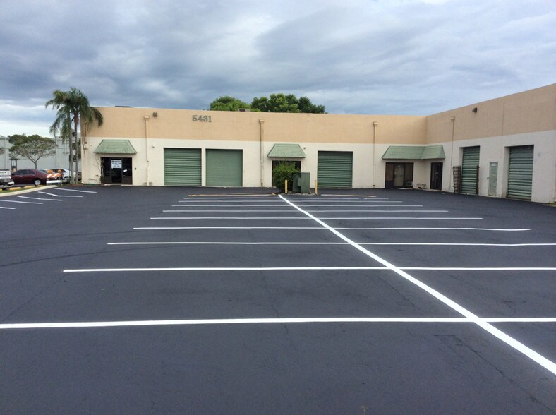 More Photos Of 5431 NW 15th St, Margate Service For Lease