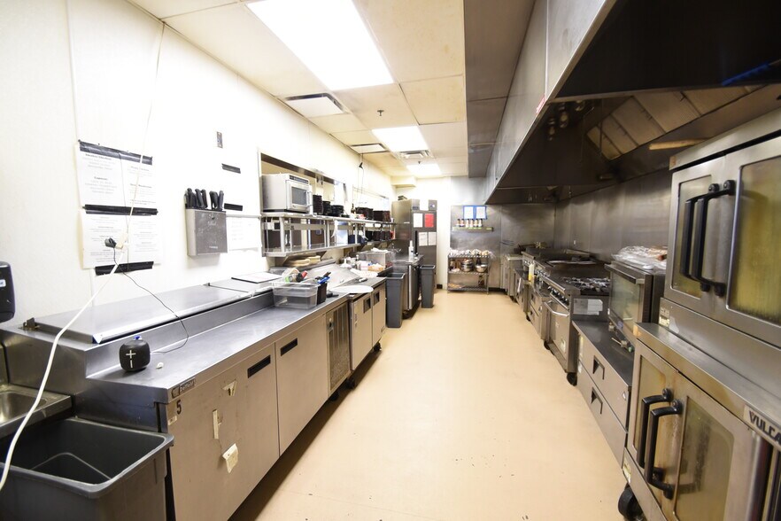 More Photos Of 506 Broadway, Fargo Restaurant For Lease