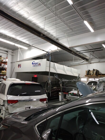 More Photos Of 4100 Indianola Ave, Columbus Auto Repair For Sale
