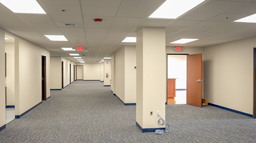 More Photos Of 19405 68th Dr NE, Arlington Manufacturing For Lease