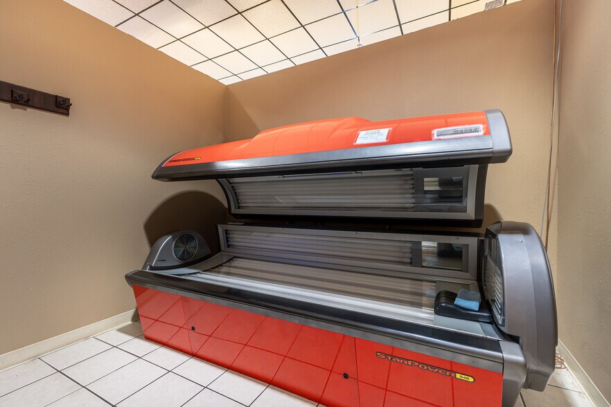 More Photos Of 128 W 8th St, Monroe General Retail For Sale