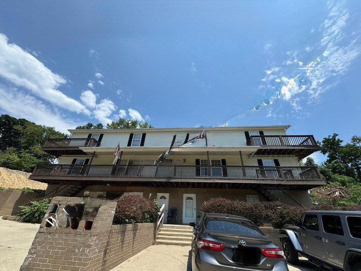 More Photos Of 751 Hunt St, Ashland Apartments For Sale