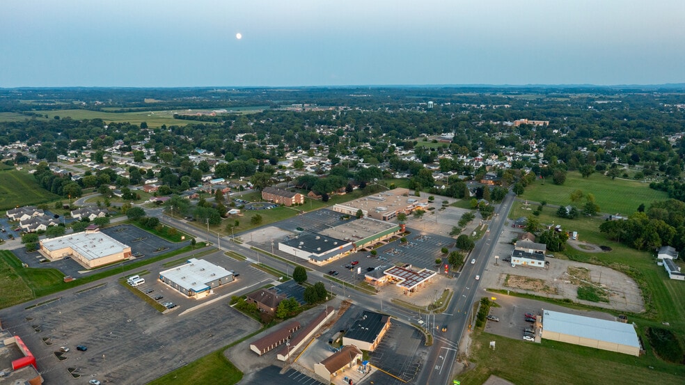 More Photos Of 1190 N Court St, Circleville Freestanding For Lease