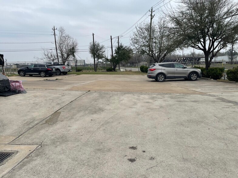 More Photos Of 11727 Wallisville Rd, Houston Auto Dealership For Lease
