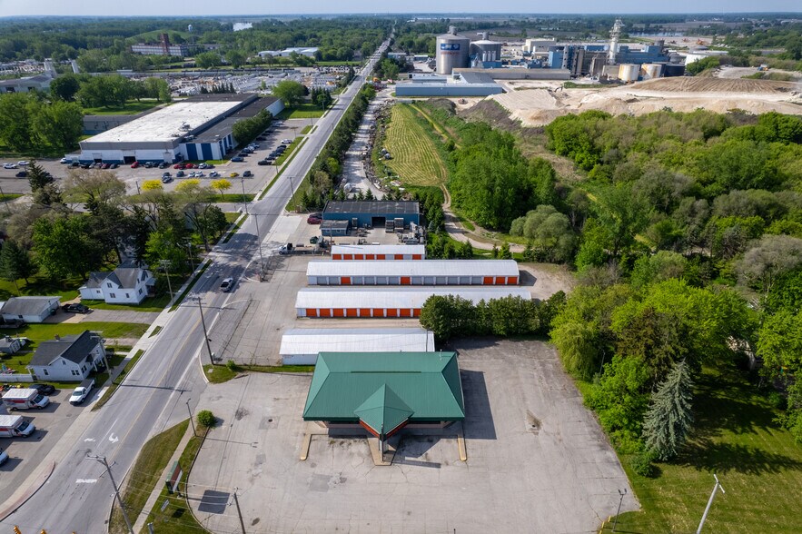 More Photos Of 1201 Salzburg Ave, Bay City Freestanding For Lease