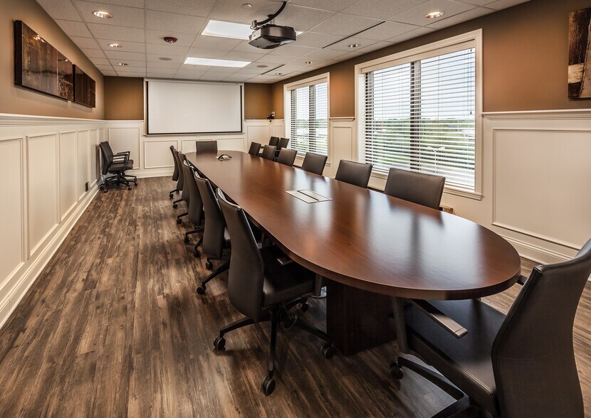 More Photos Of 6602 E 75th St, Indianapolis Office For Lease