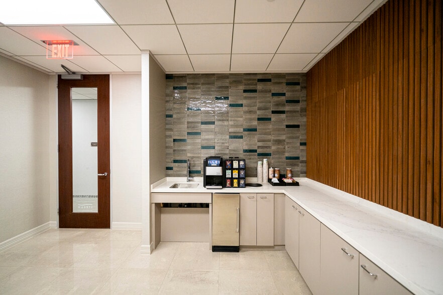 More Photos Of 4265 San Felipe St, Houston Office For Lease