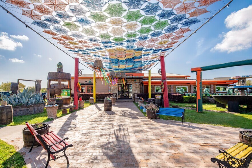 More Photos Of 17111 Tomball Pky, Houston Restaurant For Sale