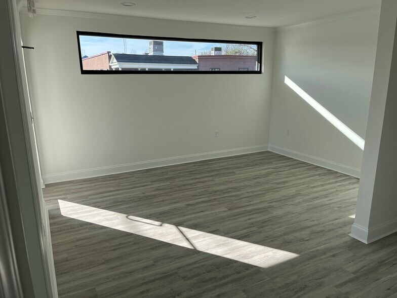 More Photos Of 1107 N Fant St, Anderson Office For Sale