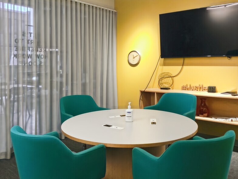 More Photos Of 3031 Tisch Way, San Jose Coworking Space