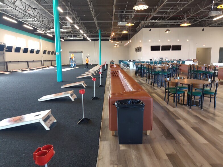 More Photos Of 868 N Gilbert Rd, Gilbert Freestanding For Lease