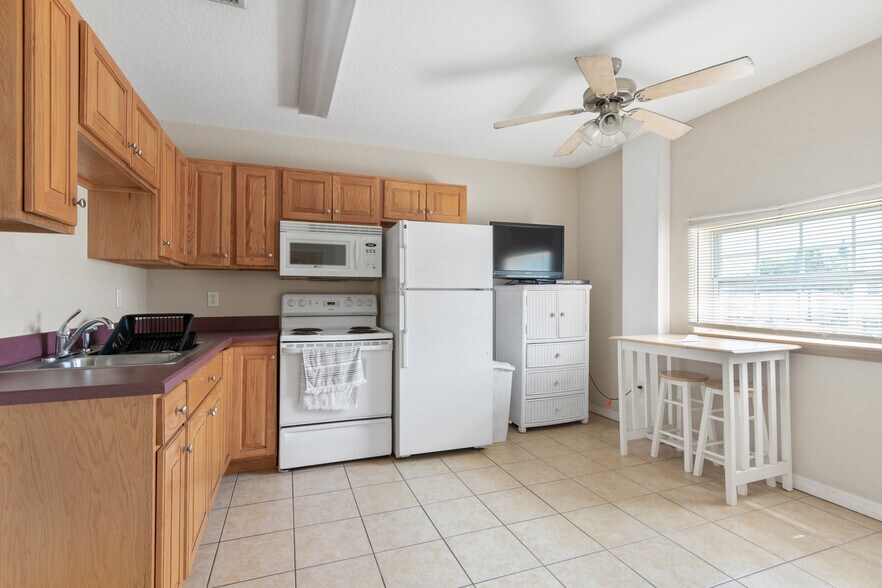 More Photos Of 910 St Johns Ave, Palatka Storefront Retail Residential For Sale