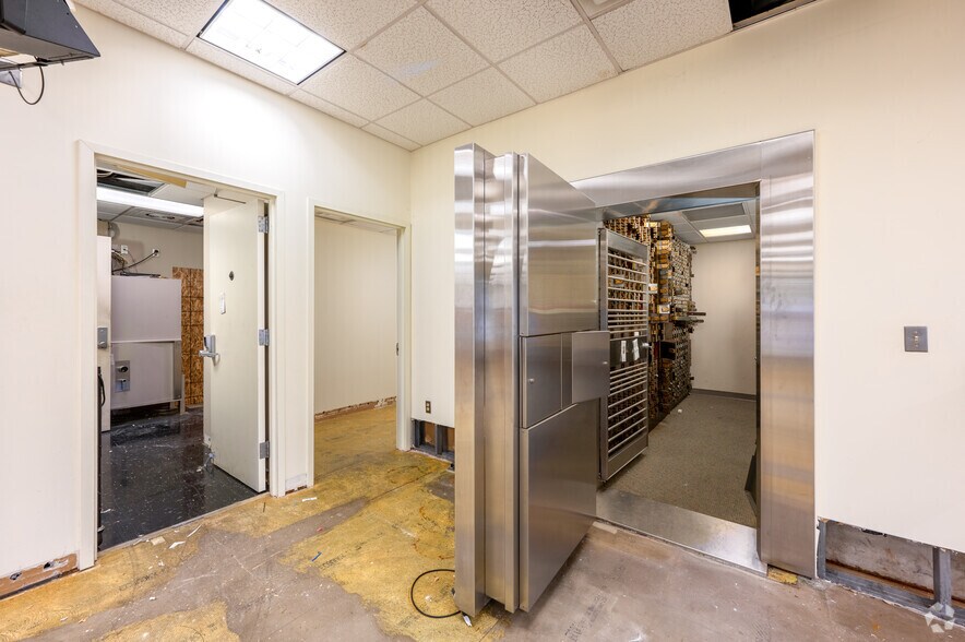 More Photos Of 4415 East West Hwy, Riverdale Bank For Sale