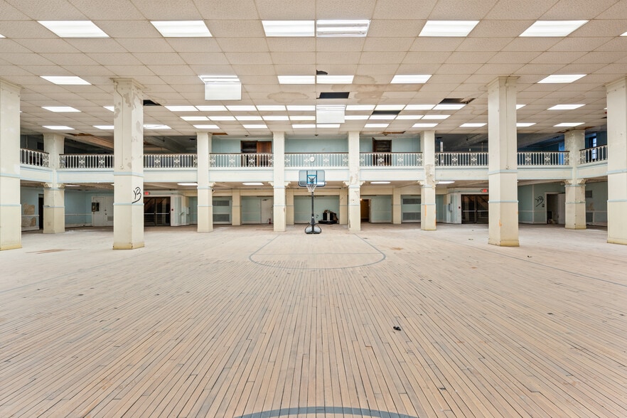 More Photos Of 3615 Euclid Ave, Cleveland Theater Concert Hall For Sale