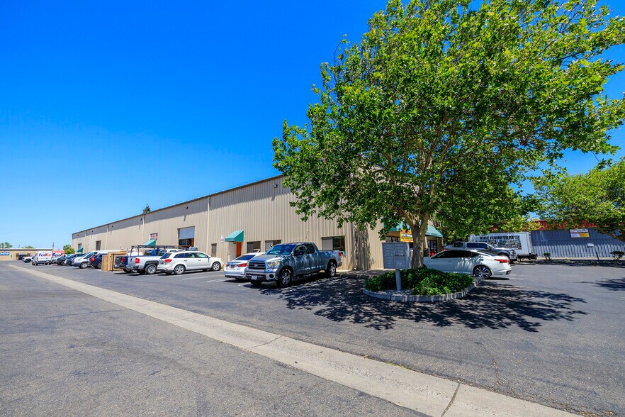 More Photos Of 615-621 Kansas Ave, Modesto Light Distribution For Sale