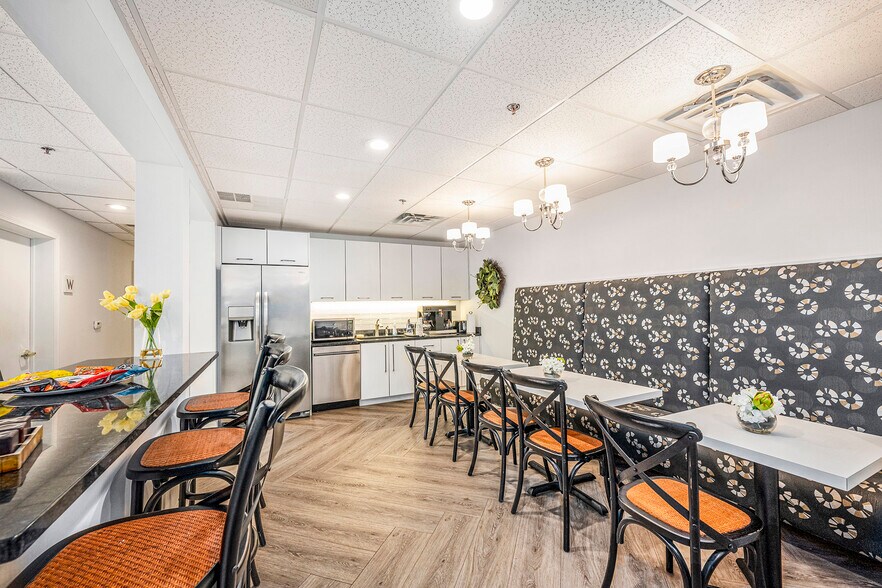 More Photos Of 47800 Gratiot Ave, Chesterfield Medical For Lease