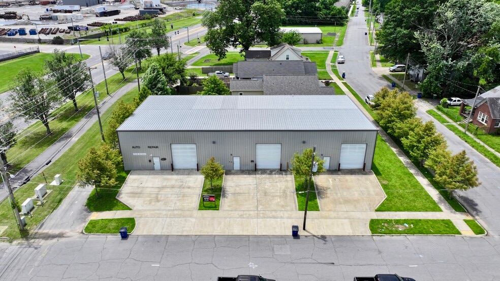 More Photos Of 1112 W 9th St, North Little Rock Warehouse For Sale
