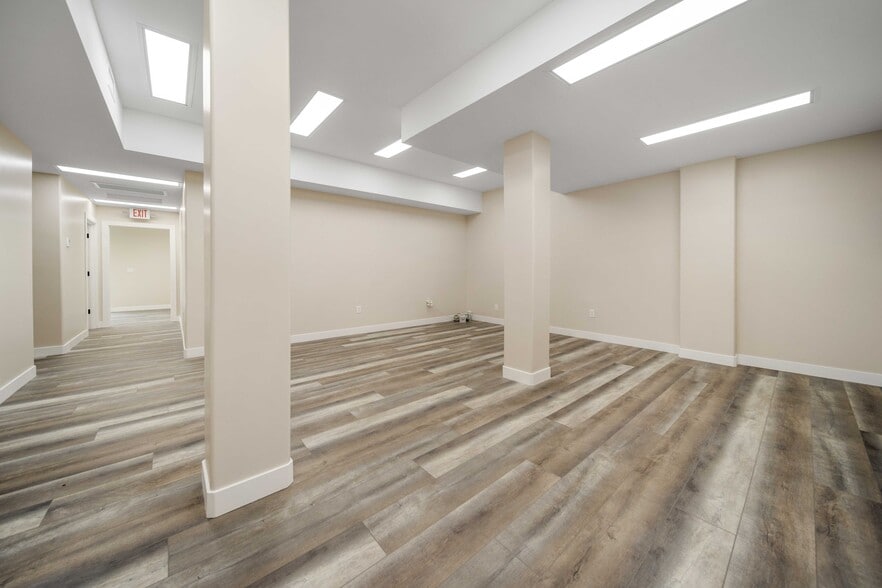 More Photos Of 465 E Palmdale Blvd, Palmdale Loft Creative Space For Lease