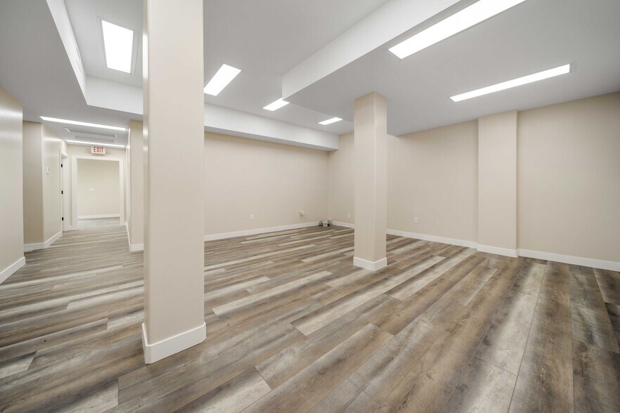 More Photos Of 465 E Palmdale Blvd, Palmdale Loft Creative Space For Lease