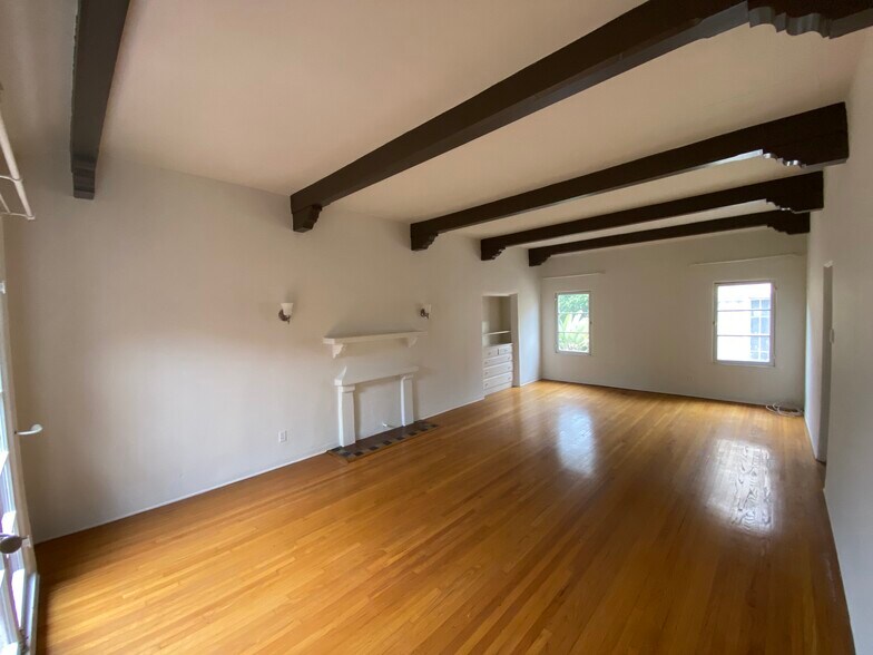 More Photos Of 455 N Sycamore Ave, Los Angeles Apartments For Sale