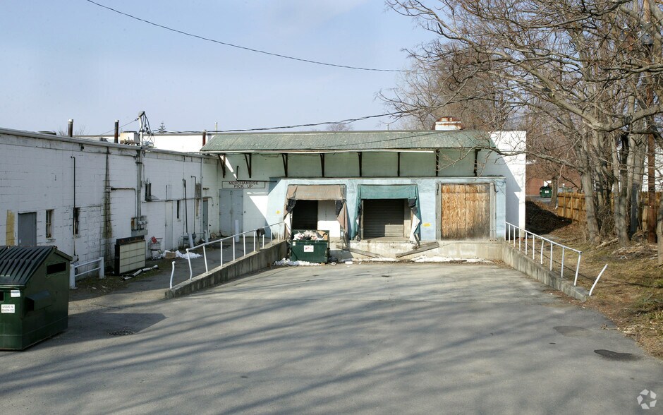 More Photos Of 986 Main St, Fishkill General Retail For Lease