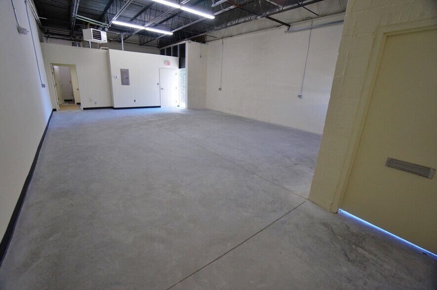 More Photos Of 1100-1146 Taft St, Rockville Warehouse For Lease