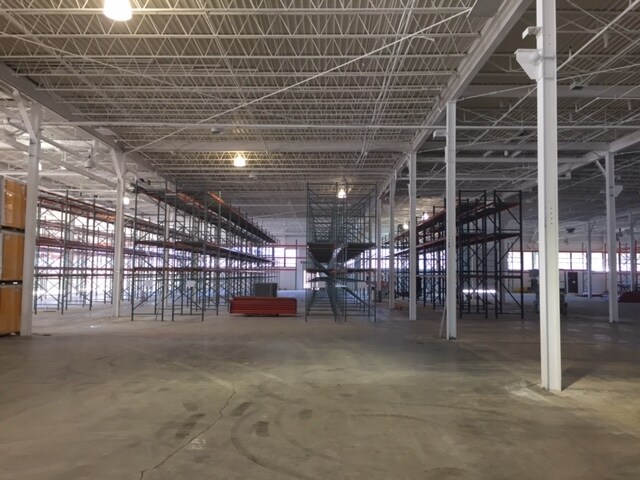 More Photos Of 6350 Kirk St, Morton Grove Manufacturing For Lease