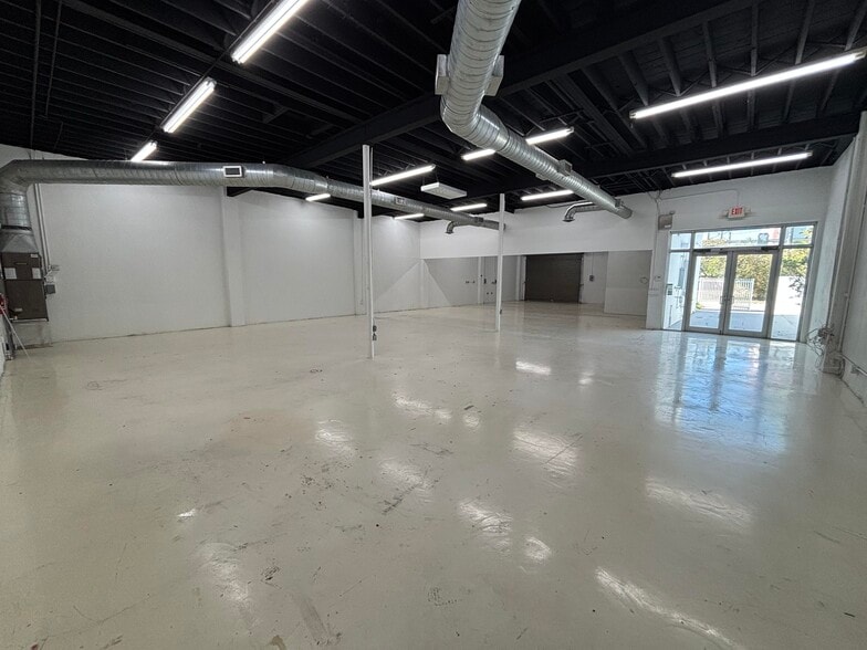 More Photos Of 2921 NW 6th Ave, Miami Warehouse For Lease