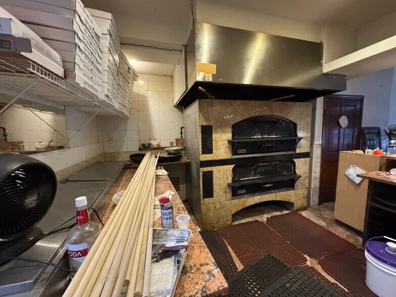 More Photos Of 294 Broadway, Brooklyn Apartments For Lease