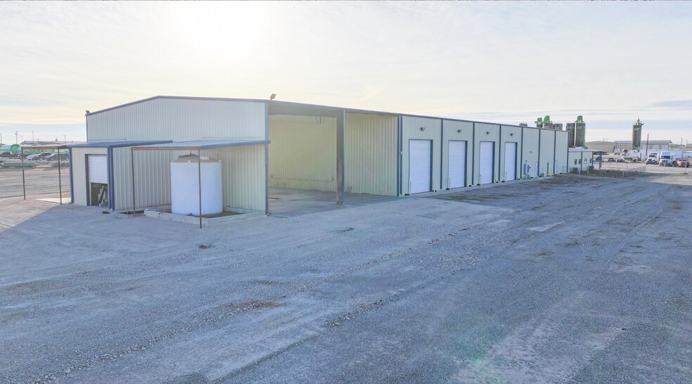 More Photos Of 11000 W County Road 72, Midland Distribution For Lease