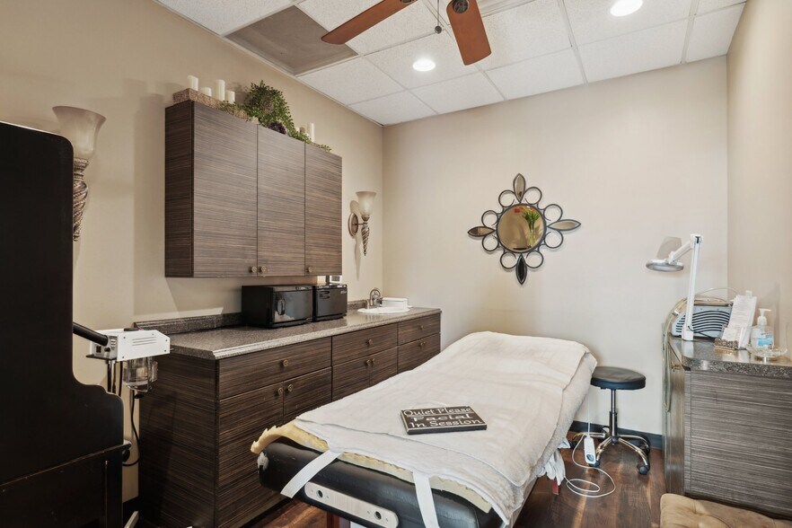 More Photos Of 11111 N Scottsdale Rd, Scottsdale Office For Sale