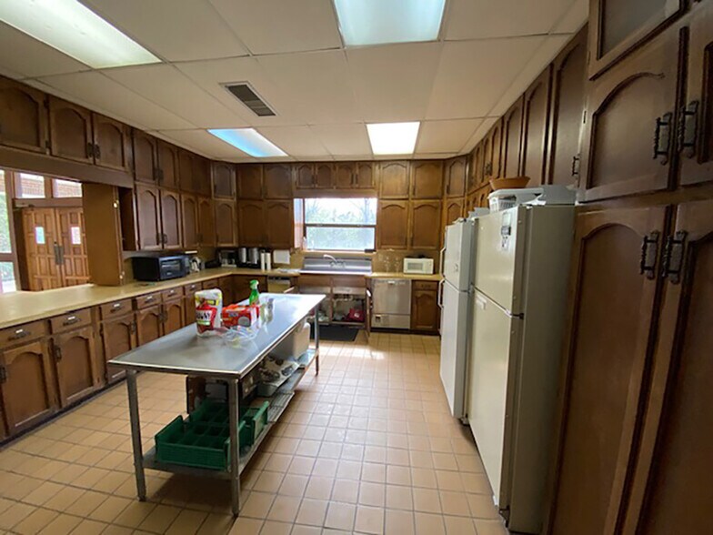 More Photos Of 1137 Five Mile Rd, Birmingham Religious Facility For Sale