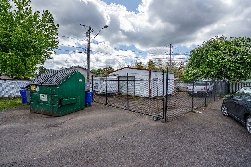 More Photos Of 13718 SE Division St, Portland Apartments For Sale