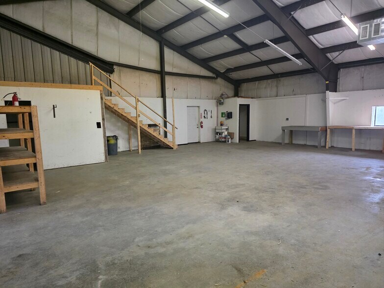 More Photos Of 12 Moran Dr, Rockland Warehouse For Lease