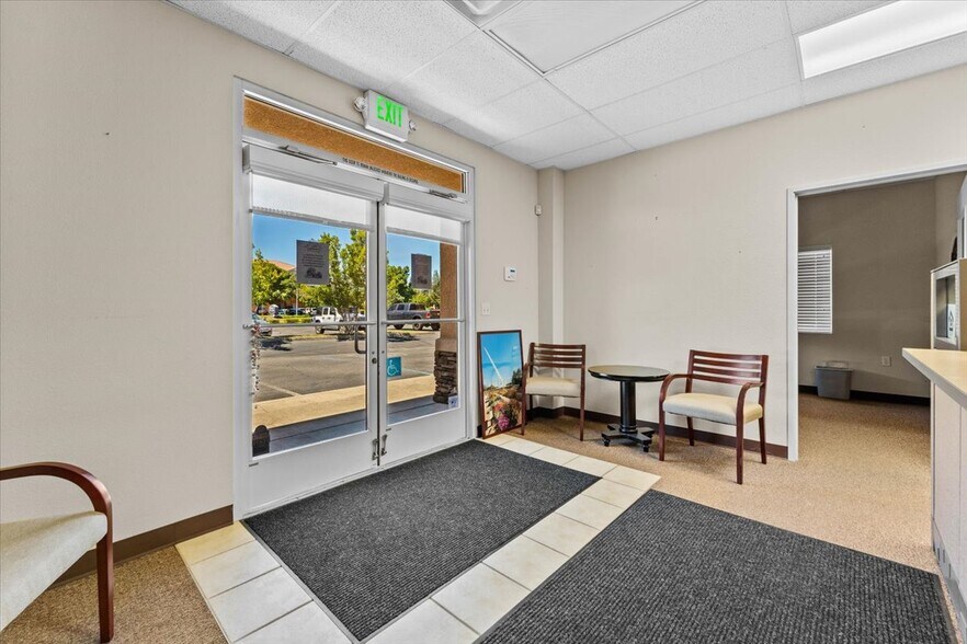 More Photos Of 2155 Larkspur Ln, Redding Office For Sale