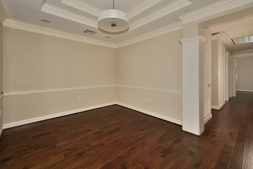 More Photos Of 2219 Sawdust Rd, The Woodlands Office For Sale