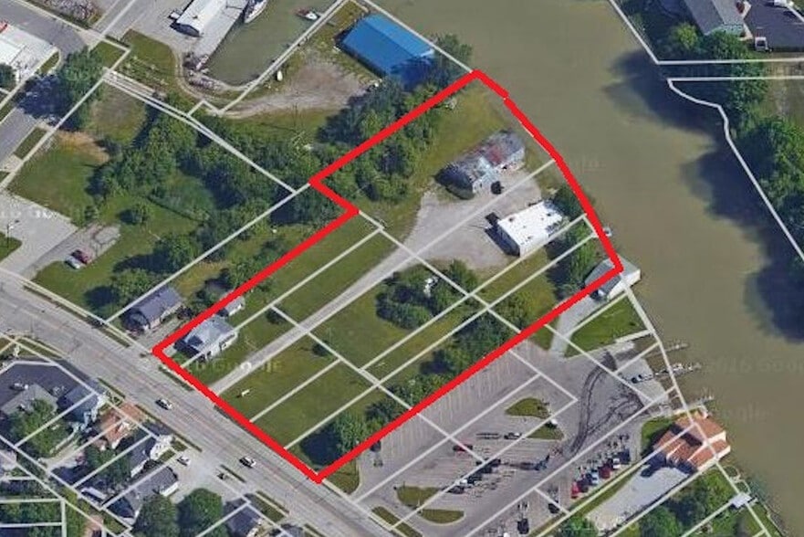 More Photos Of 1227 Water St, Port Huron General Retail For Sale