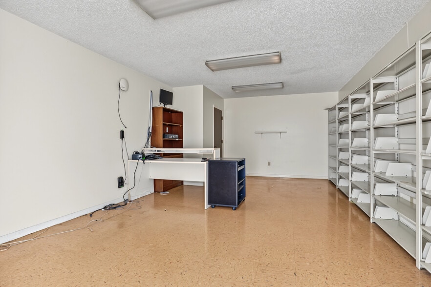 More Photos Of 12625 40th St N, Clearwater Warehouse For Sale