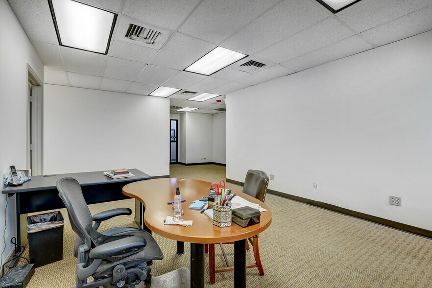 More Photos Of 215 S Wadsworth Blvd, Lakewood Medical For Lease