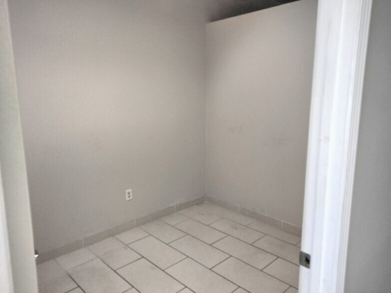 More Photos Of W Glendale Ave @ N 67th Ave, Glendale Unknown For Lease