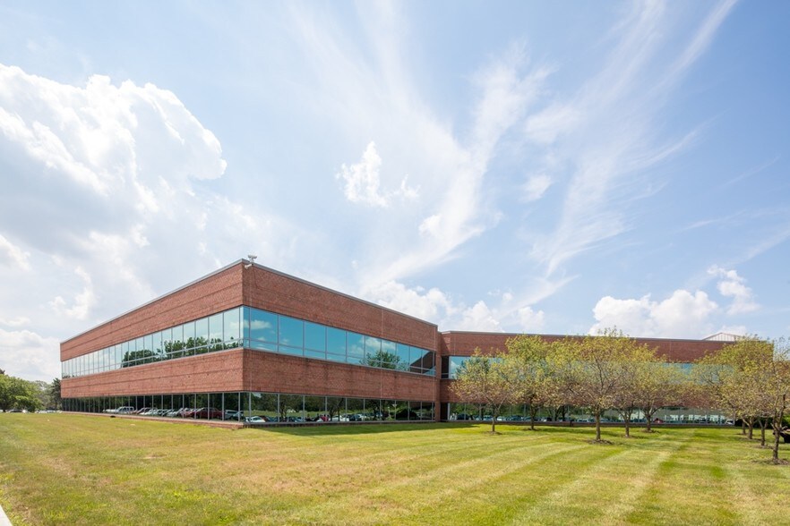More Photos Of 251 Salina Meadows Pky, Syracuse Office For Sale