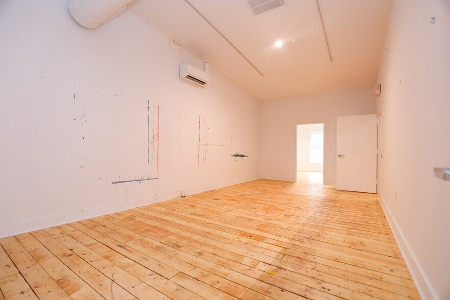 More Photos Of 328 Wall St, Kingston Storefront Retail Office For Lease
